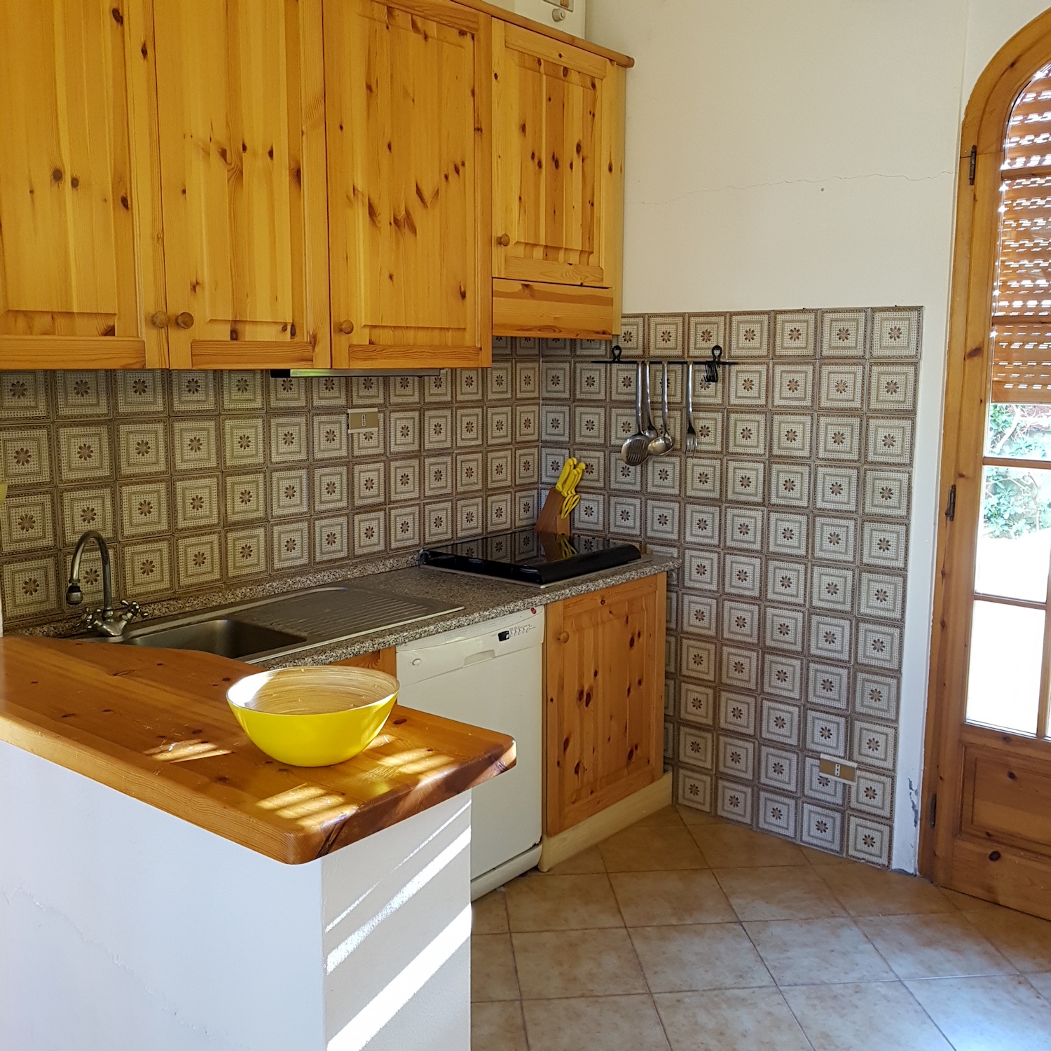 Cucina attrezzata della Casina a Castiglioncello